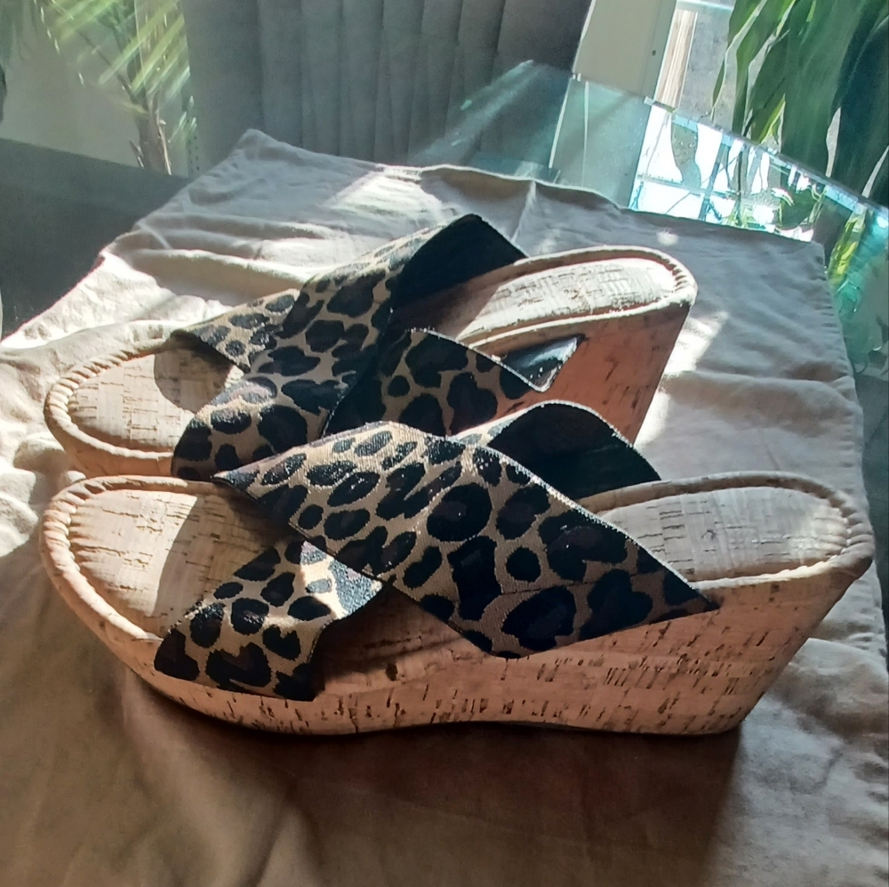 Sz 10 animal print 3in wedge heels..gently worn...